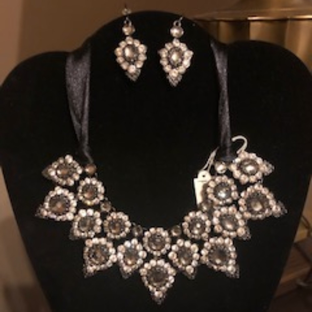 PARKLANE - NEVER SOLD - NECKLACE